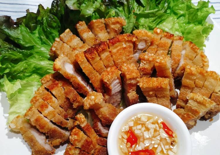 Thịt ba rọi chiên da giòn
